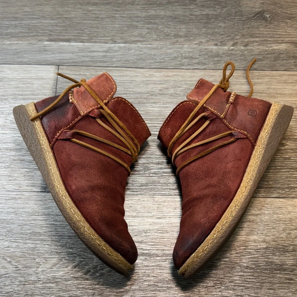 Born burnt red Suede Ankle Boots woman’s size 7.5 (s208)